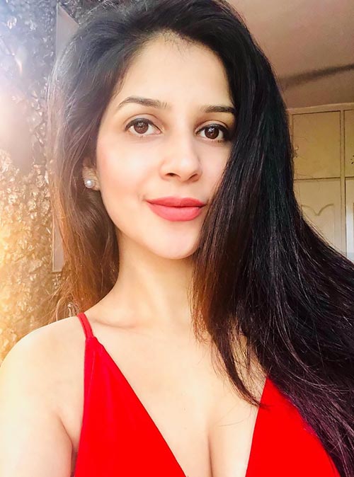 Kaashish Vohra hot photos