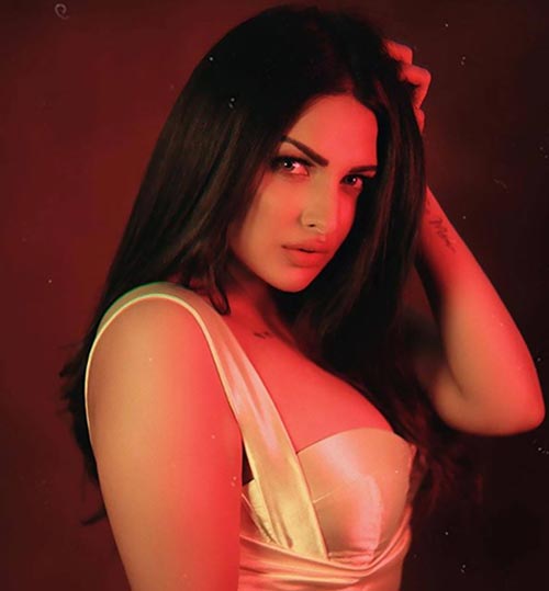 Himanshi Khurana hot punjabi actress singer Himanshi Khurana hot punjabi actress singer