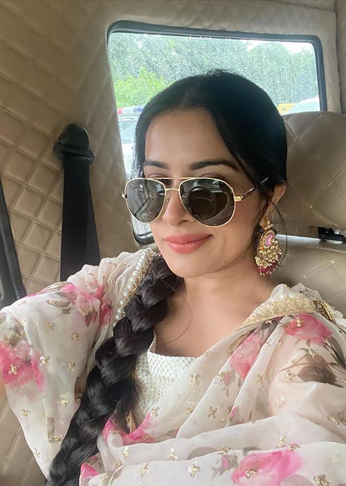 Sara Gurpal hot photos