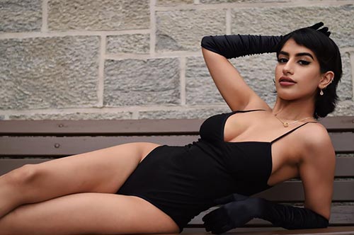 Jasleen hot Instagram model