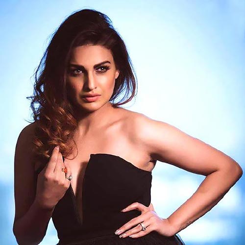 Himanshi Khurana hot punjabi actress singer Himanshi Khurana hot punjabi actress singer
