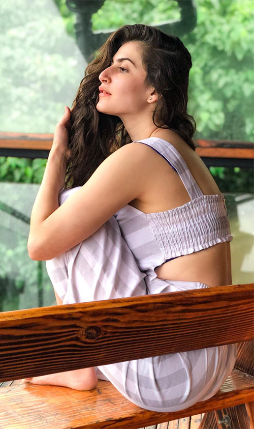 Shivaleeka Oberoi hot Shivaleeka Oberoi hot