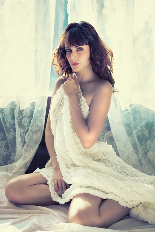 Mandana Karimi bikini hot iranian bollywood actress