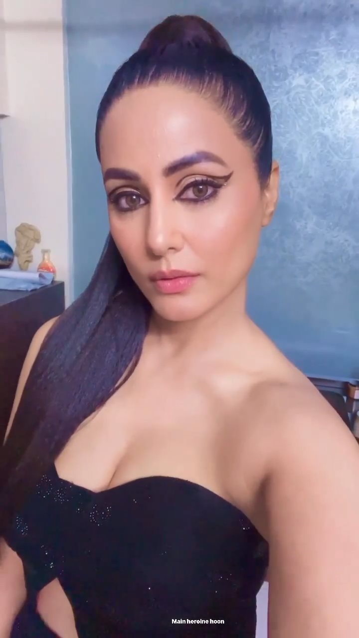 Hina Khan cleavage black dress ita awards Hina Khan cleavage black dress ita awards