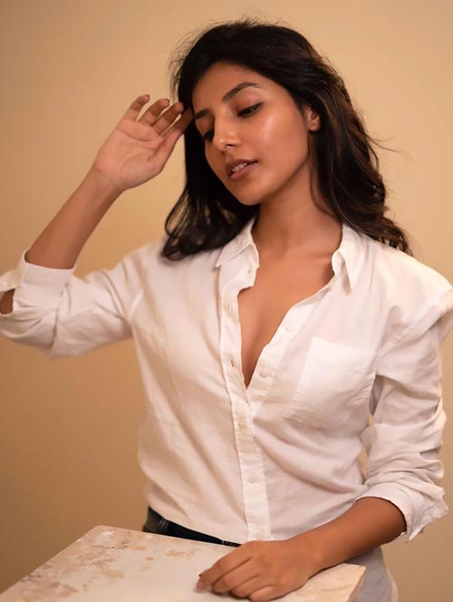 Harshita Gaut hot photos bribe ullu actress Harshita Gaut hot photos bribe ullu actress