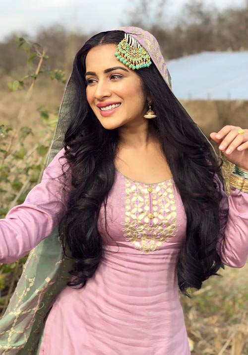 Sara Gurpal hot photos