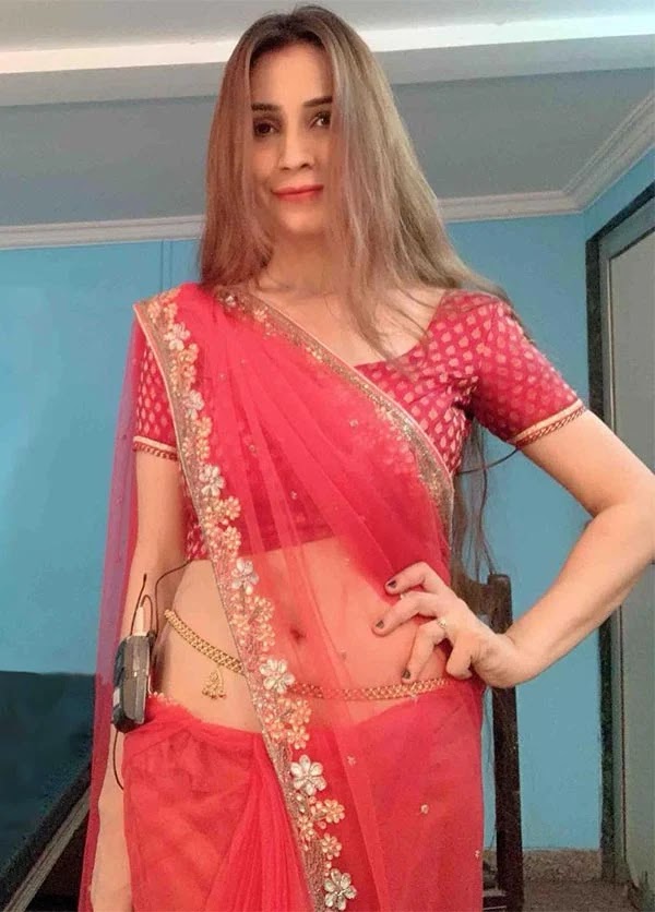 Pinky Singh navel saree hot tv actress india alert