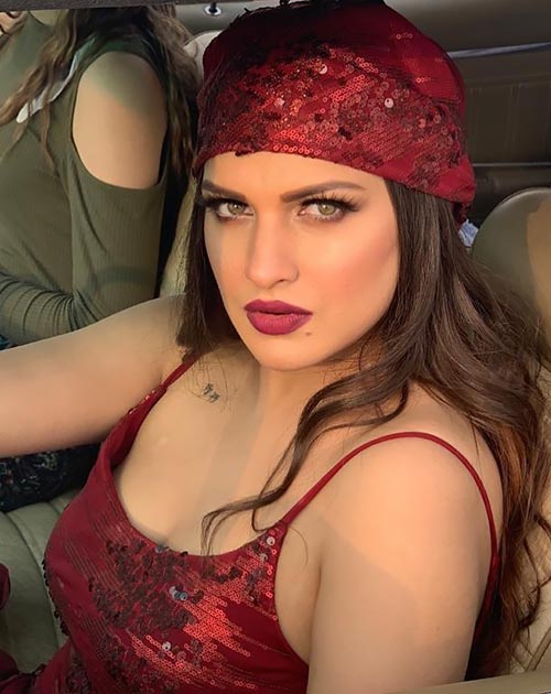 Himanshi Khurana hot punjabi actress singer Himanshi Khurana hot punjabi actress singer