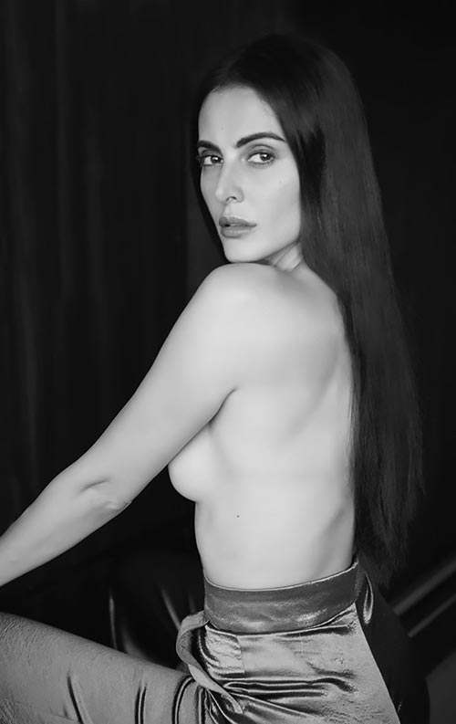 Mandana Karimi bikini hot iranian bollywood actress