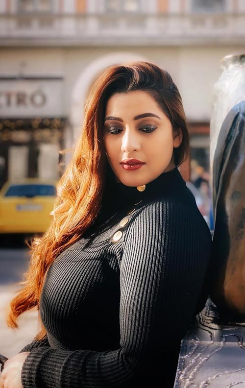 Neetu Singh curvy punjabi actress