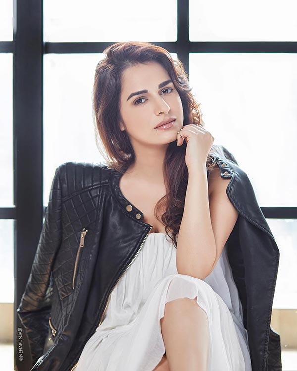 Kashmira Irani hot photos Kashmira Irani hot photos