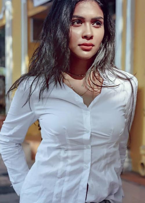 Charvi Saraf hot indian tv actress kasautii zindagii kay Charvi Saraf hot indian tv actress kasautii zindagii kay