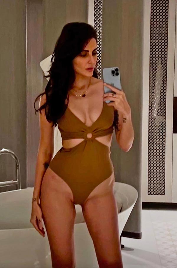 Mandana Karimi bikini hot iranian bollywood actress