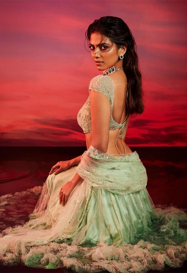 Malavika Mohanan cleavage navel photoshoot Malavika Mohanan cleavage navel photoshoot