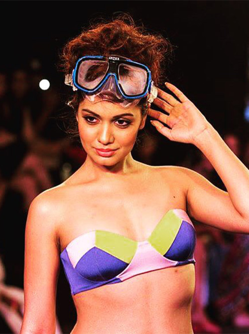 Divya Agarwal hot actress