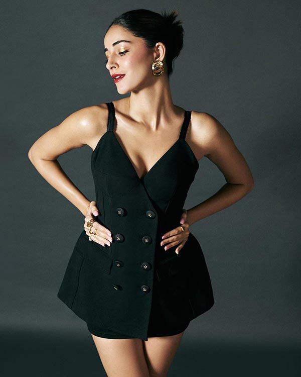 Ananya Panday sexy black outfit Ananya Panday sexy black outfit