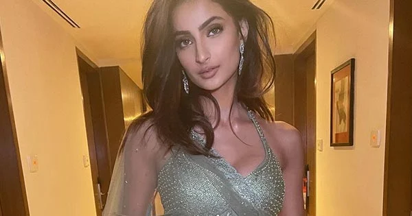 Palak Tiwari in a long skirt with cleavage baring tiny top looks gorgeous – see latest photos.