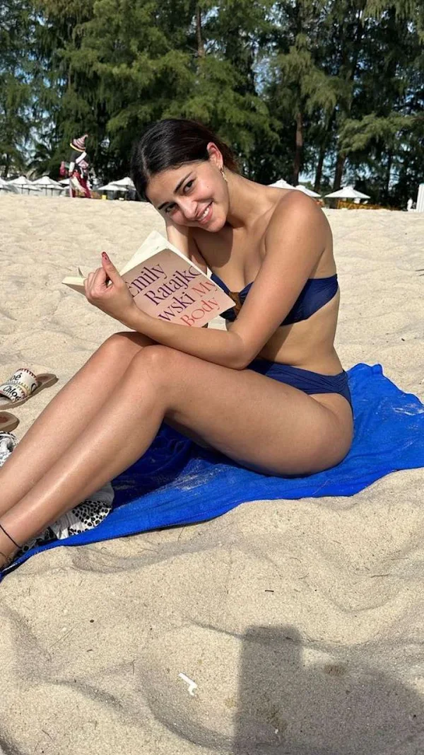 ananya panday blue bikini sexy legs ananya panday blue bikini sexy legs