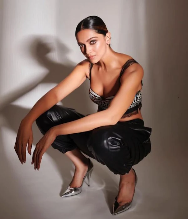 deepika padukone latex pants tiny top cleavage deepika padukone latex pants tiny top cleavage