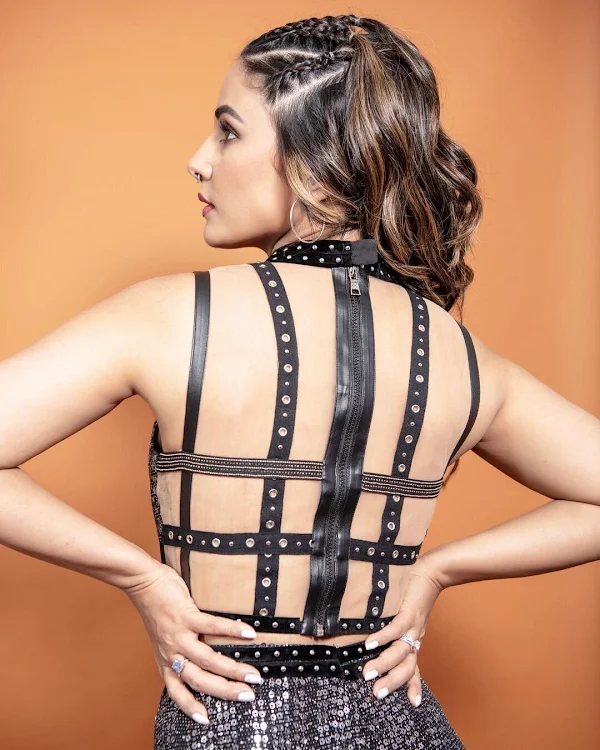 hina khan backless dress sexy back hina khan backless dress sexy back