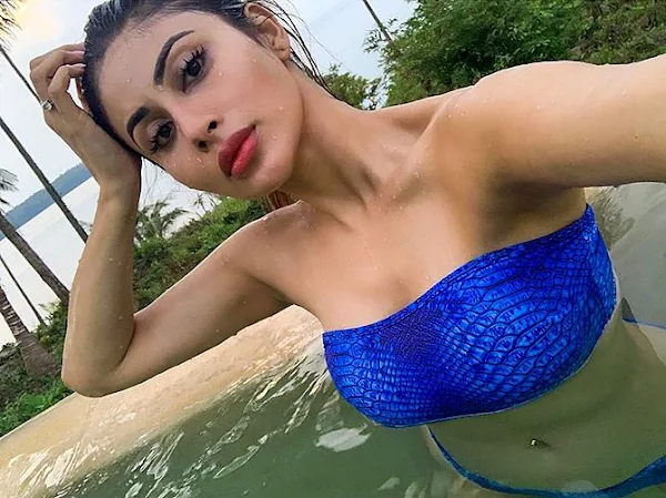 mouni roy navel piercing bikini selfie mouni roy navel piercing bikini selfie