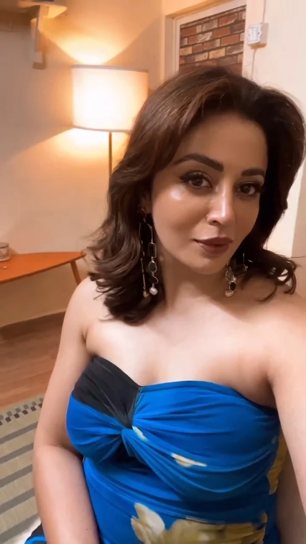 nehha pendse selfie off shoulder dress busty indian nehha pendse selfie off shoulder dress busty indian