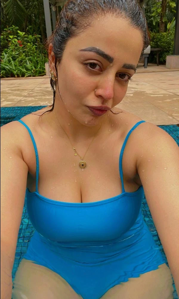 nehha pendse swimsuit selfie cleavage nehha pendse swimsuit selfie cleavage