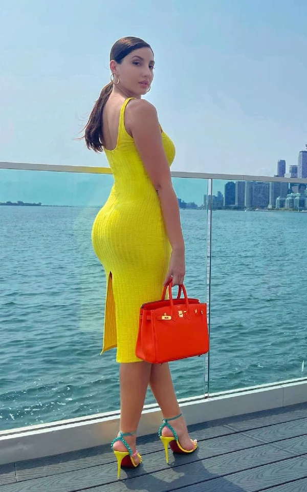 nora fatehi bodycon dress booty curvy body bollywood nora fatehi bodycon dress booty curvy body bollywood