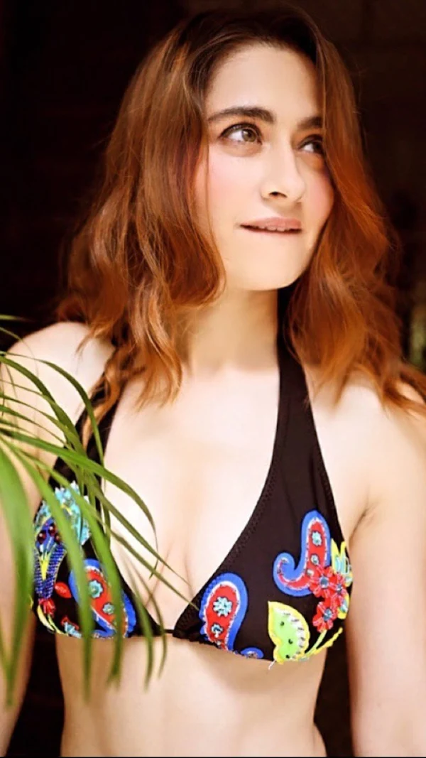 sanjeeda shaikh bikini top cleavage sanjeeda shaikh bikini top cleavage