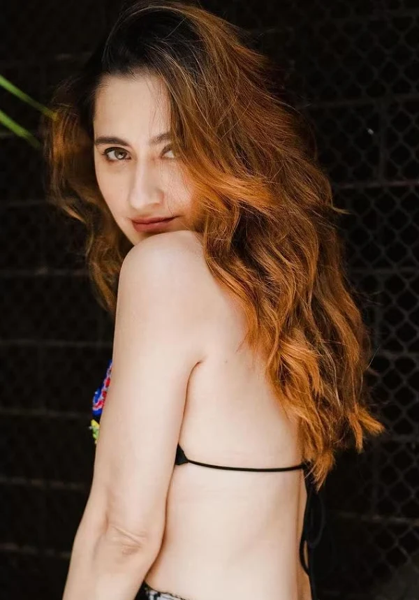 sanjeeda shaikh bikini top sexy back heeramandi actress sanjeeda shaikh bikini top sexy back heeramandi actress
