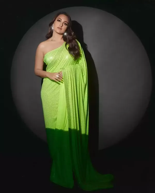 sonakshi sinha neon green saree bollywood actress sonakshi sinha neon green saree bollywood actress