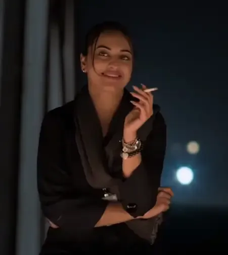 sonakshi sinha smoking bollywood actress sonakshi sinha smoking bollywood actress