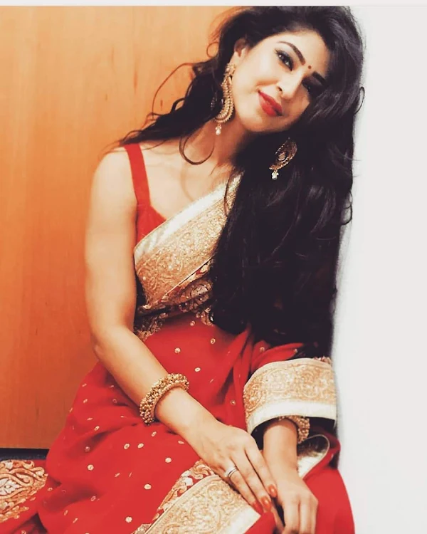 sonarika bhadoria red saree sonarika bhadoria red saree
