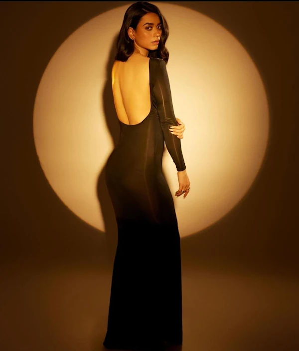 soudarya sharma backless black dress bigg boss soudarya sharma backless black dress bigg boss