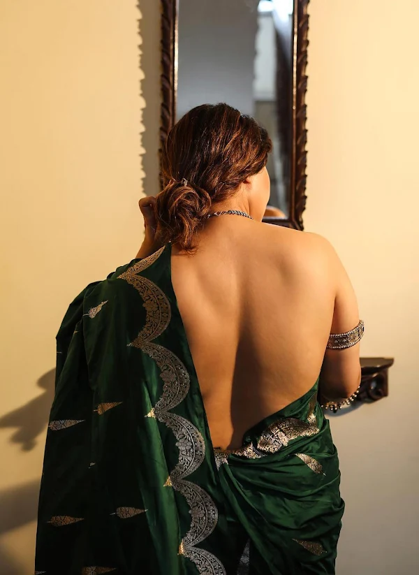 swastika mukherjee backless saree bengali actress swastika mukherjee backless saree bengali actress