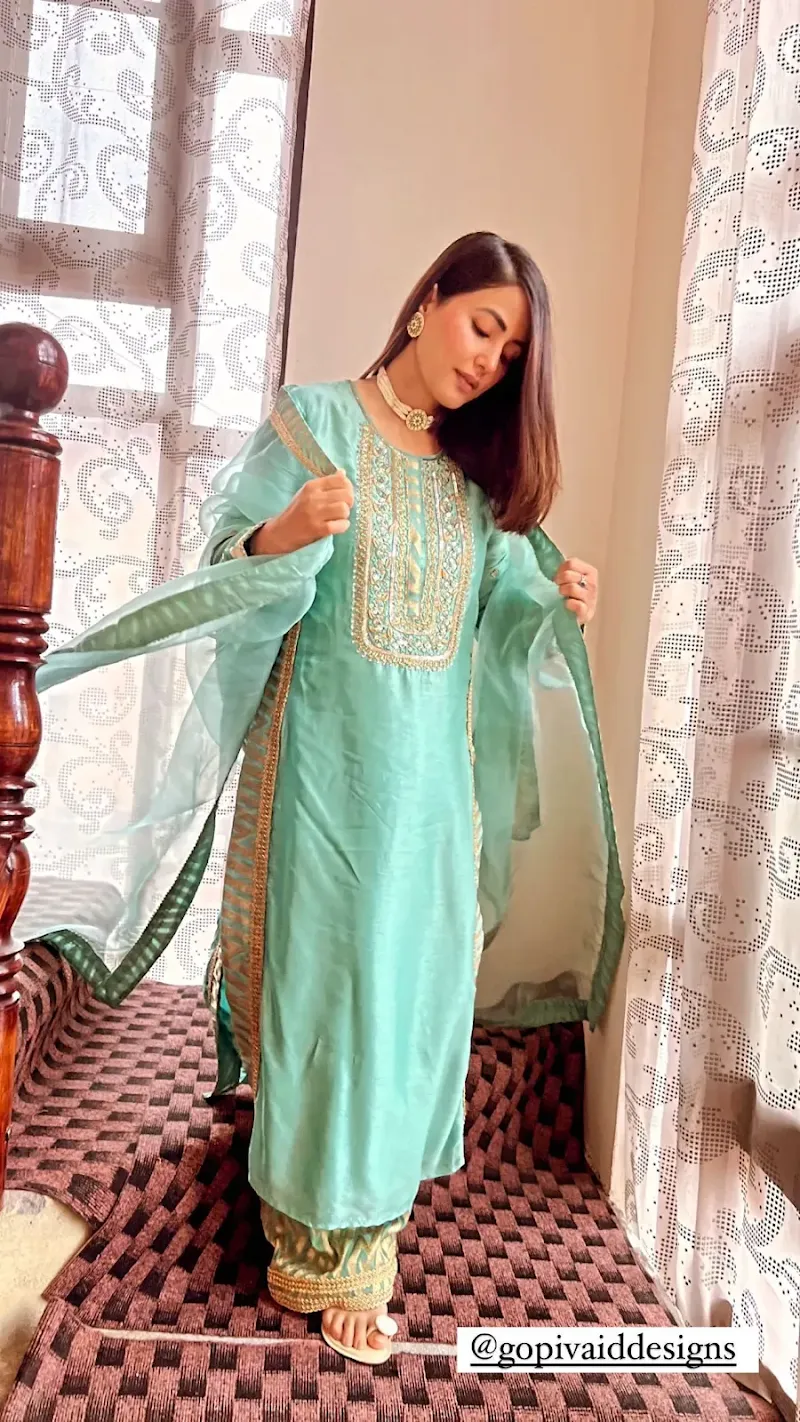 Hina Khan indian outfit beautiful face