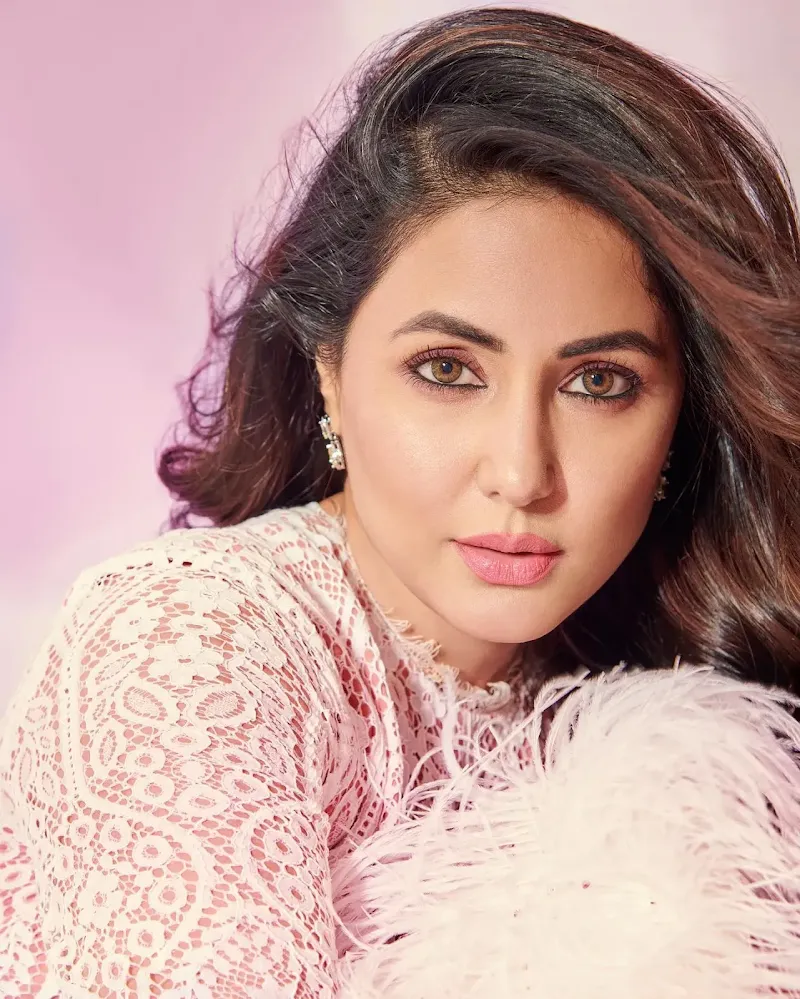 Hina Khan face close up hd wallpaper