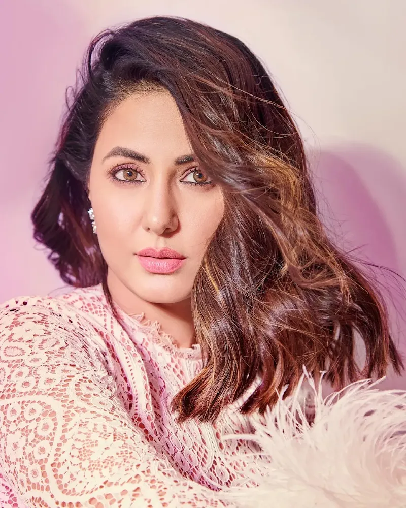 Hina Khan face close up hd wallpaper