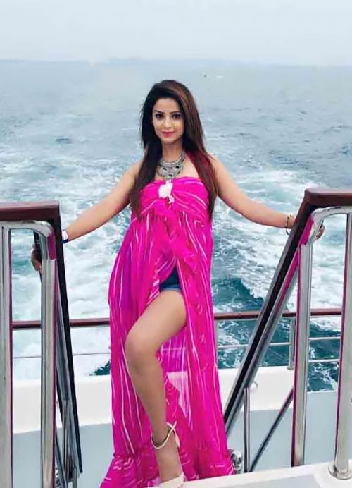 Adaa Khan hot naagin shubh mangal dangal