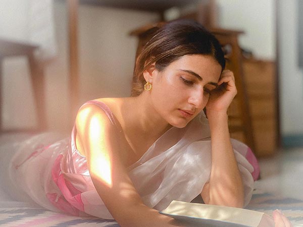 Fatima Sana Shaikh saree hot bollywood actress