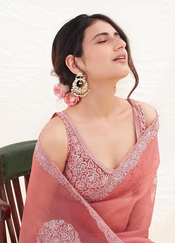 Fatima Sana Shaikh saree hot bollywood actress