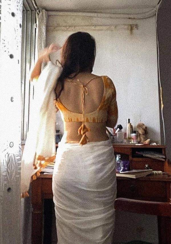 Fatima Sana Shaikh backless saree hot bollywood actress