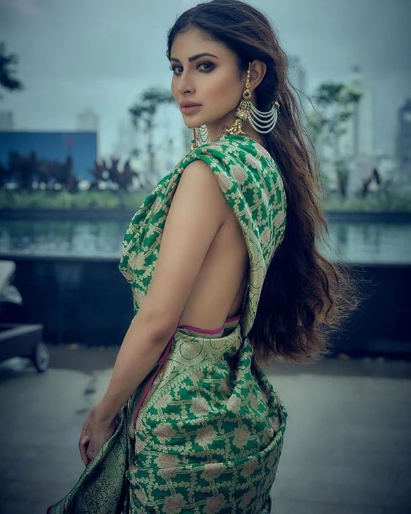 Mouni Roy Indian actress saree without blouse