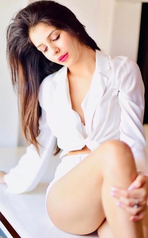 Kaashish Vohra hot photos