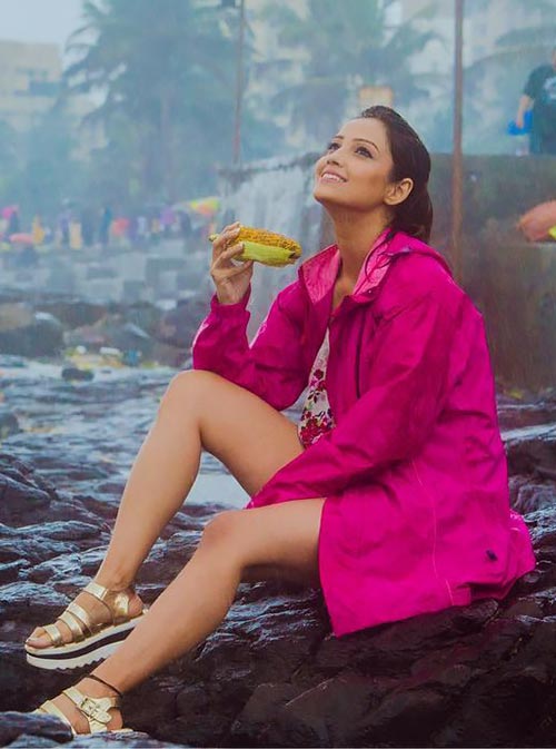 Adaa Khan hot naagin shubh mangal dangal