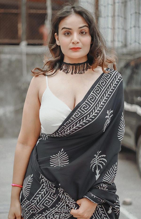 Aadita Jain hot saree curvy indian actress