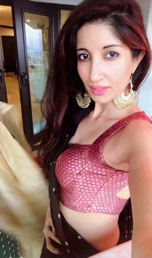 Bhumicka Singh hot saree photos indian model Bhumicka Singh hot saree photos indian model
