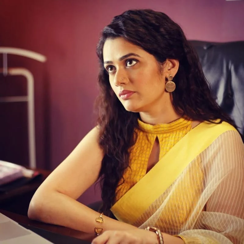 Girija Oak Godbole saree hot photos Girija Oak Godbole saree hot photos