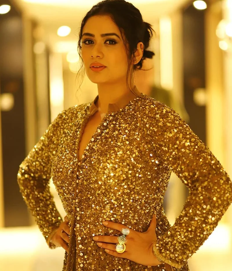 Girija Oak Godbole saree hot photos Girija Oak Godbole saree hot photos