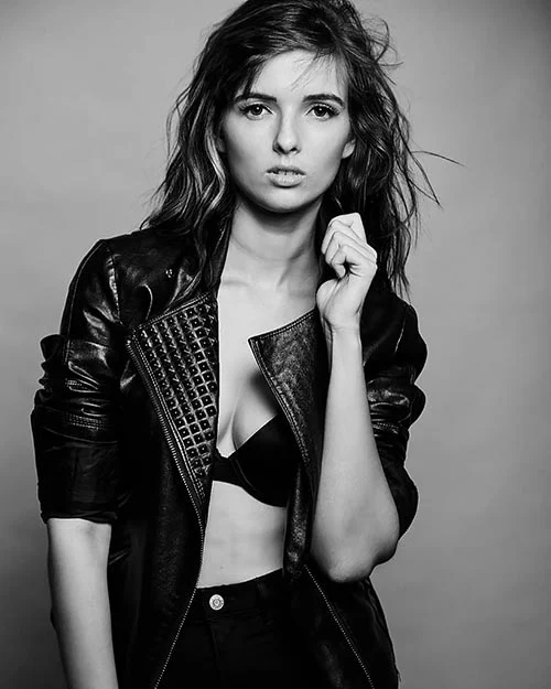 Joanna Robaczewska hot actress ullu innocent hansmukh Joanna Robaczewska hot actress ullu innocent hansmukh